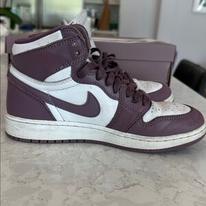 Nike Air Jordan 1 Retro High OG GS - Purple and White with box
